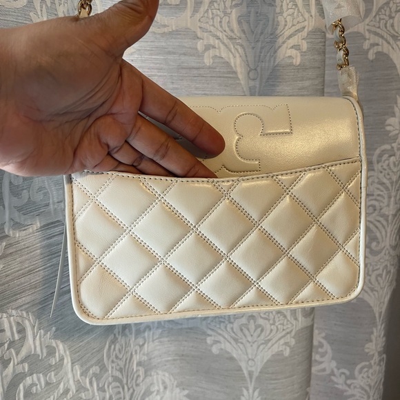 New authentic Tory Burch crossbody - Picture 2 of 4